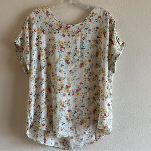 Maurices Women's Multicolor Floral Blouse Short Sleeve SZ Medium NWT